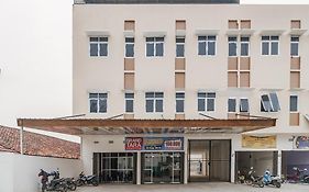 Reddoorz Plus At Grand Tara Homestay Palembang